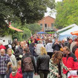 Blick über das Brunnenfest