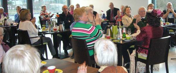 Blick über die Zuschauer im Erzählcafé im Stadthaus